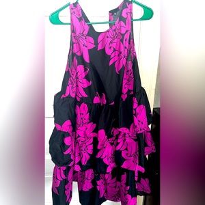 Great summer dress from target! Size xl, this dress is short I’m 5’6”